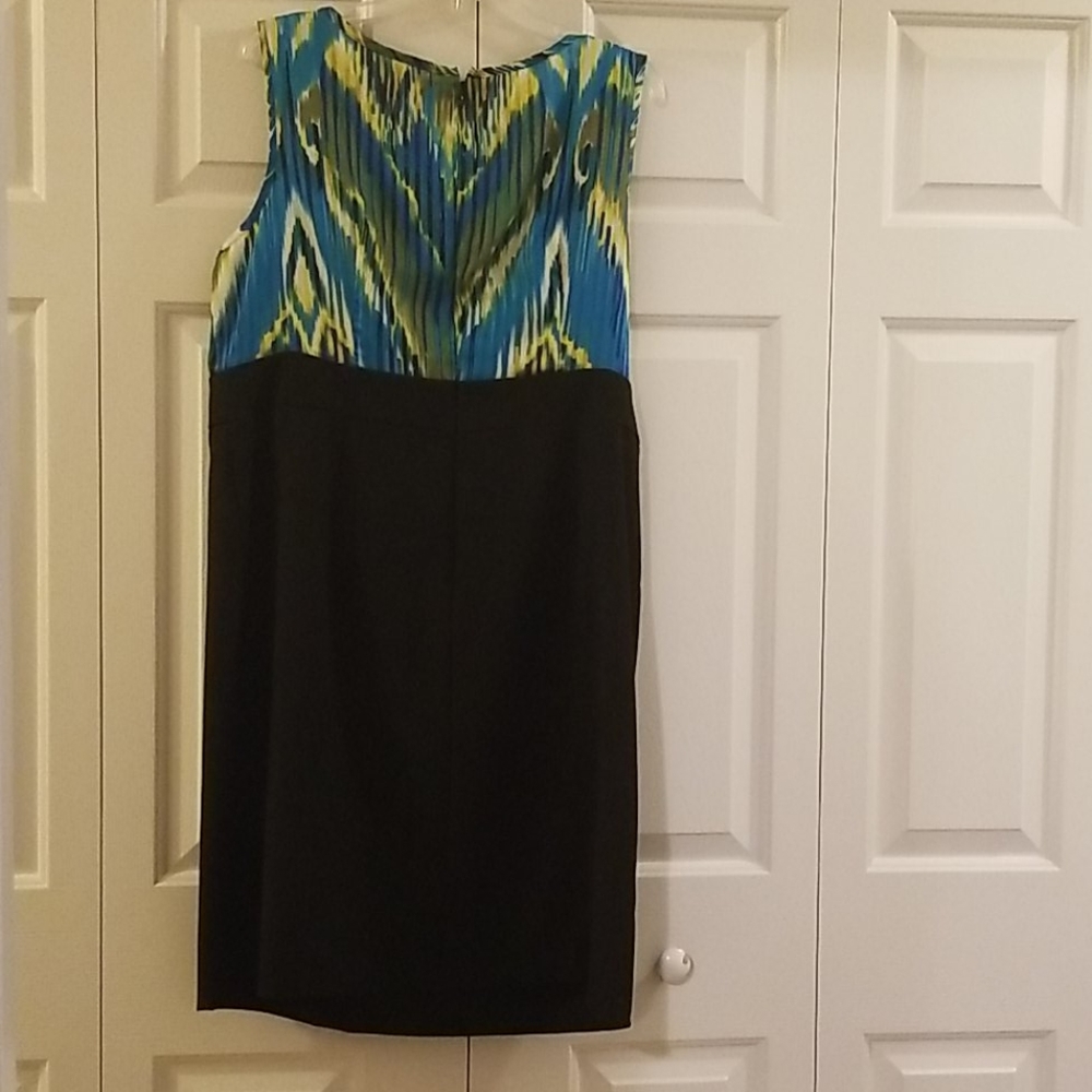 Dress - Picture 3 of 3